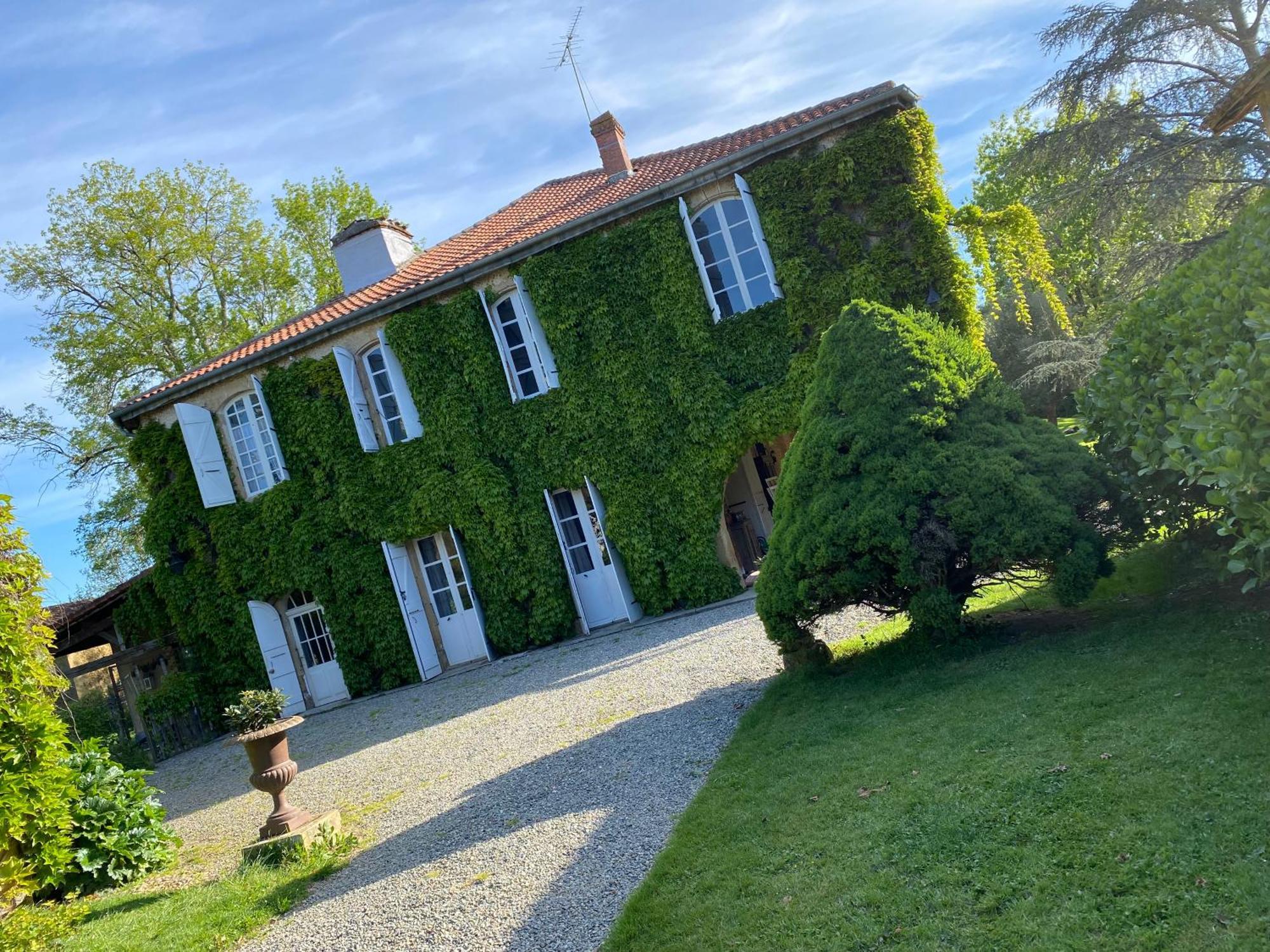 La Seigneurie De Tillac 外观 照片